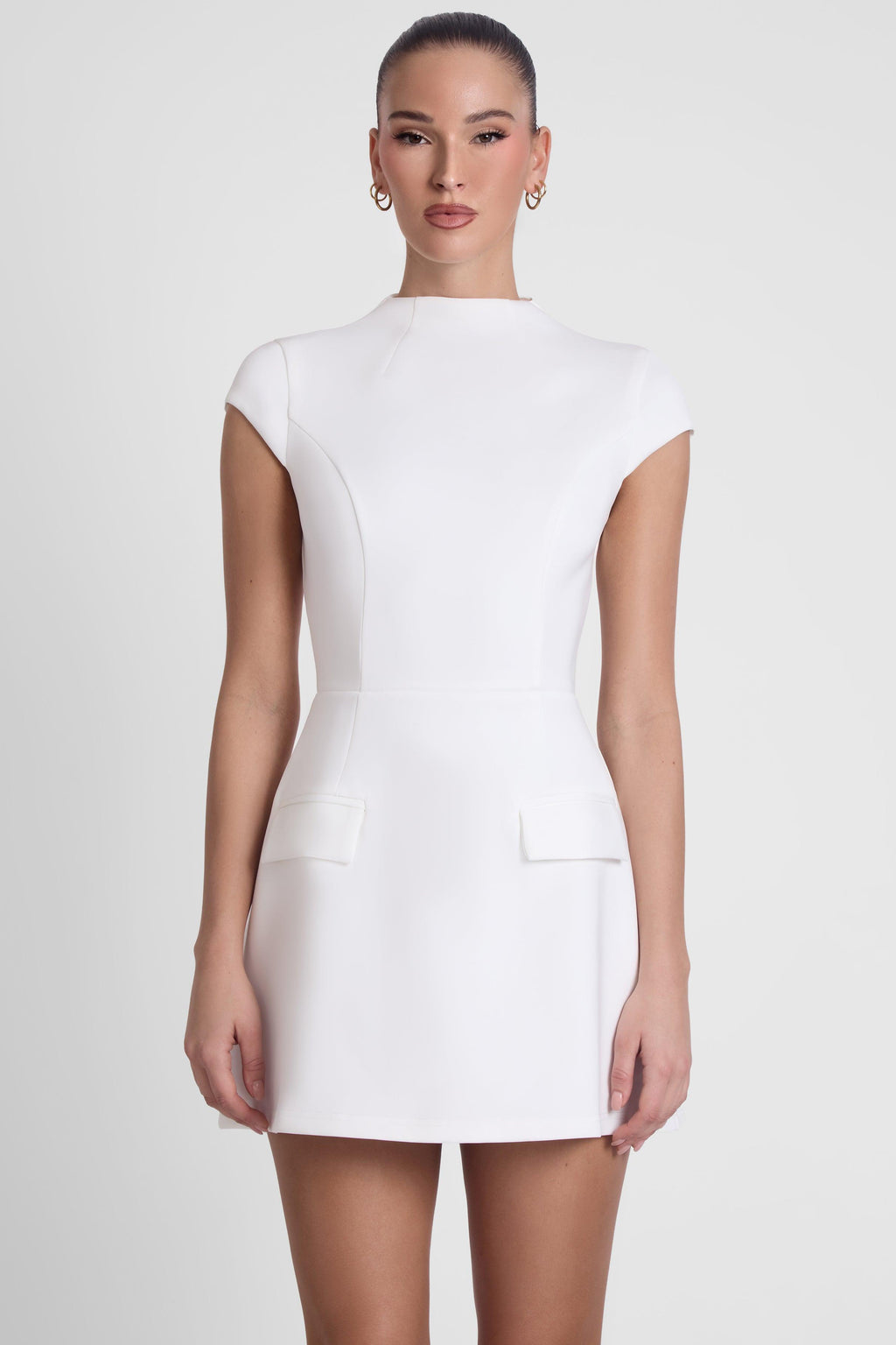 Robe courte à manches courtes et poches Cote - Blanche