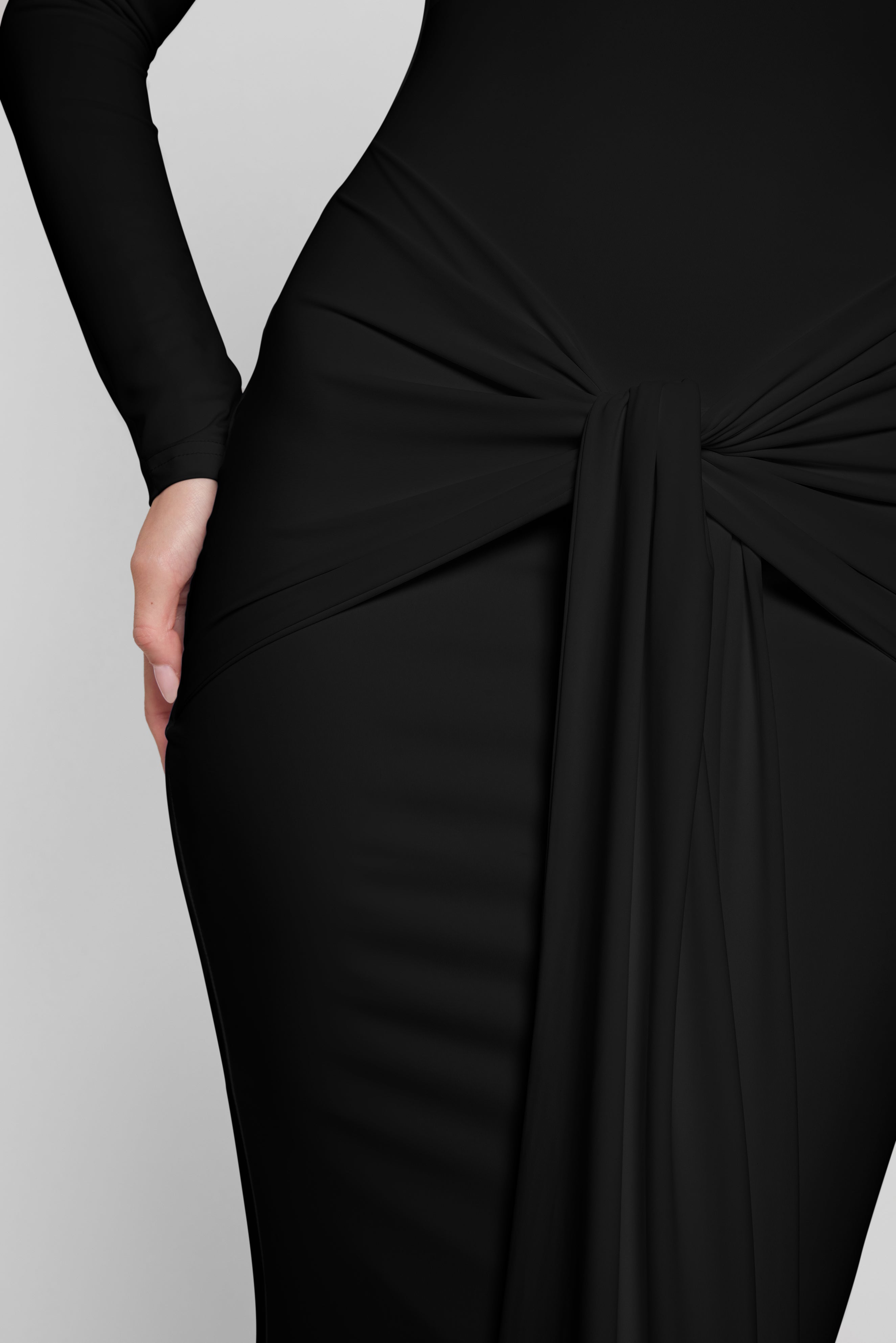 Oasis Knot Maxi Dress - Black